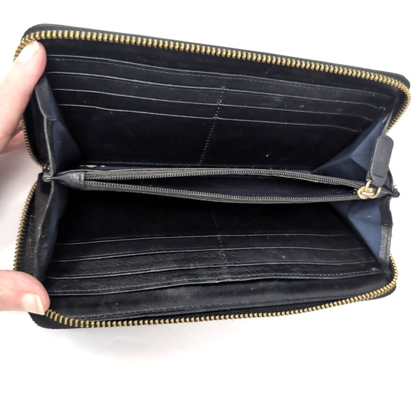 COLE HAAN Women's Wallet Smooth Leather Continental Signature Zip Around Black - Picture 5 of 7